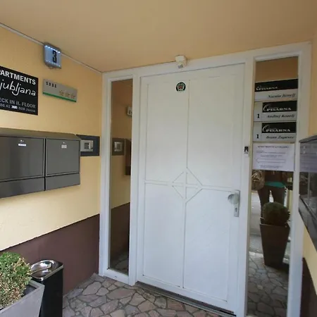 Katrca * リュブリャナ